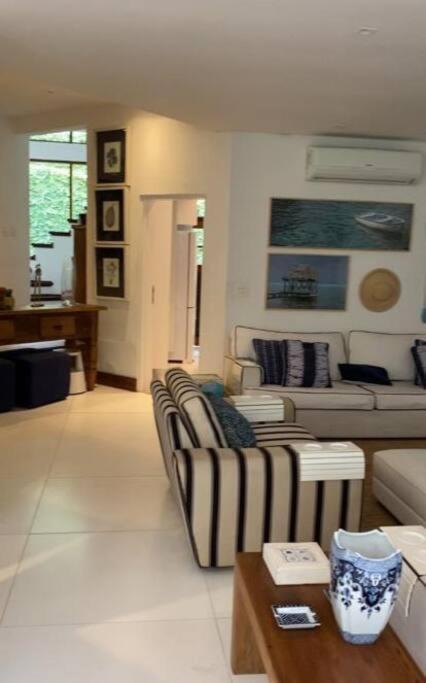 Casa Deliciosa Em Condo C/ Piscina Frente Ao Mar Сао Себастиао Екстериор снимка