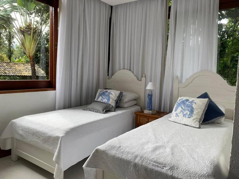 Casa Deliciosa Em Condo C/ Piscina Frente Ao Mar Сао Себастиао Екстериор снимка